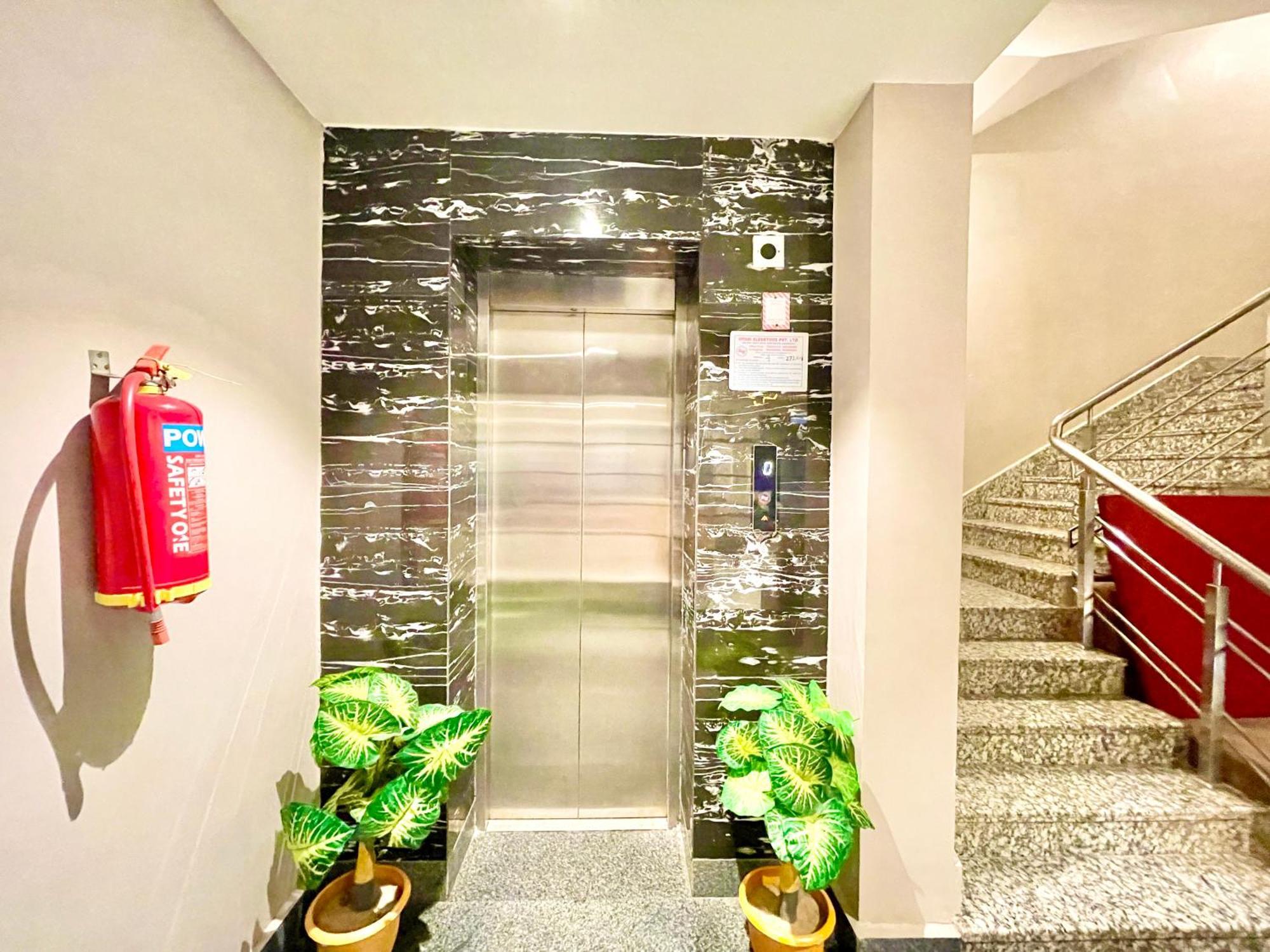 Hotel Rb International ! Puri Near-Sea-Beach-And-Temple Fully-Air-Conditioned-Hotel With-Lift-And-Card Payment Accepted-Parking-Facility, Best Hotel In Puri Exteriör bild