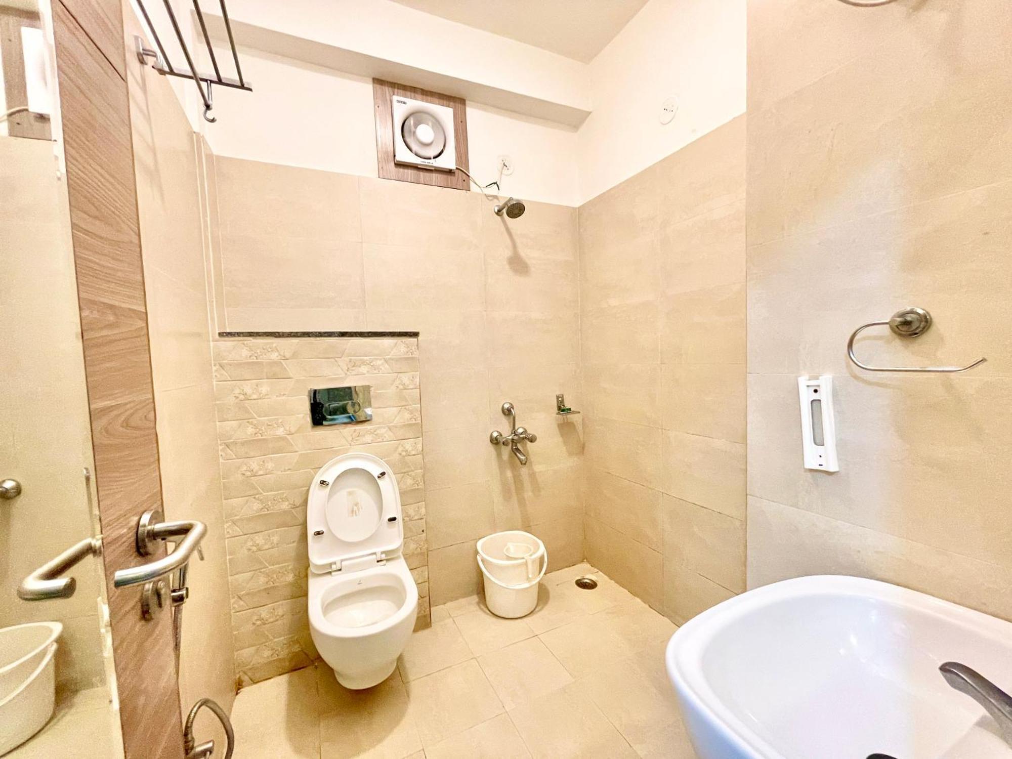 Hotel Rb International ! Puri Near-Sea-Beach-And-Temple Fully-Air-Conditioned-Hotel With-Lift-And-Card Payment Accepted-Parking-Facility, Best Hotel In Puri Exteriör bild