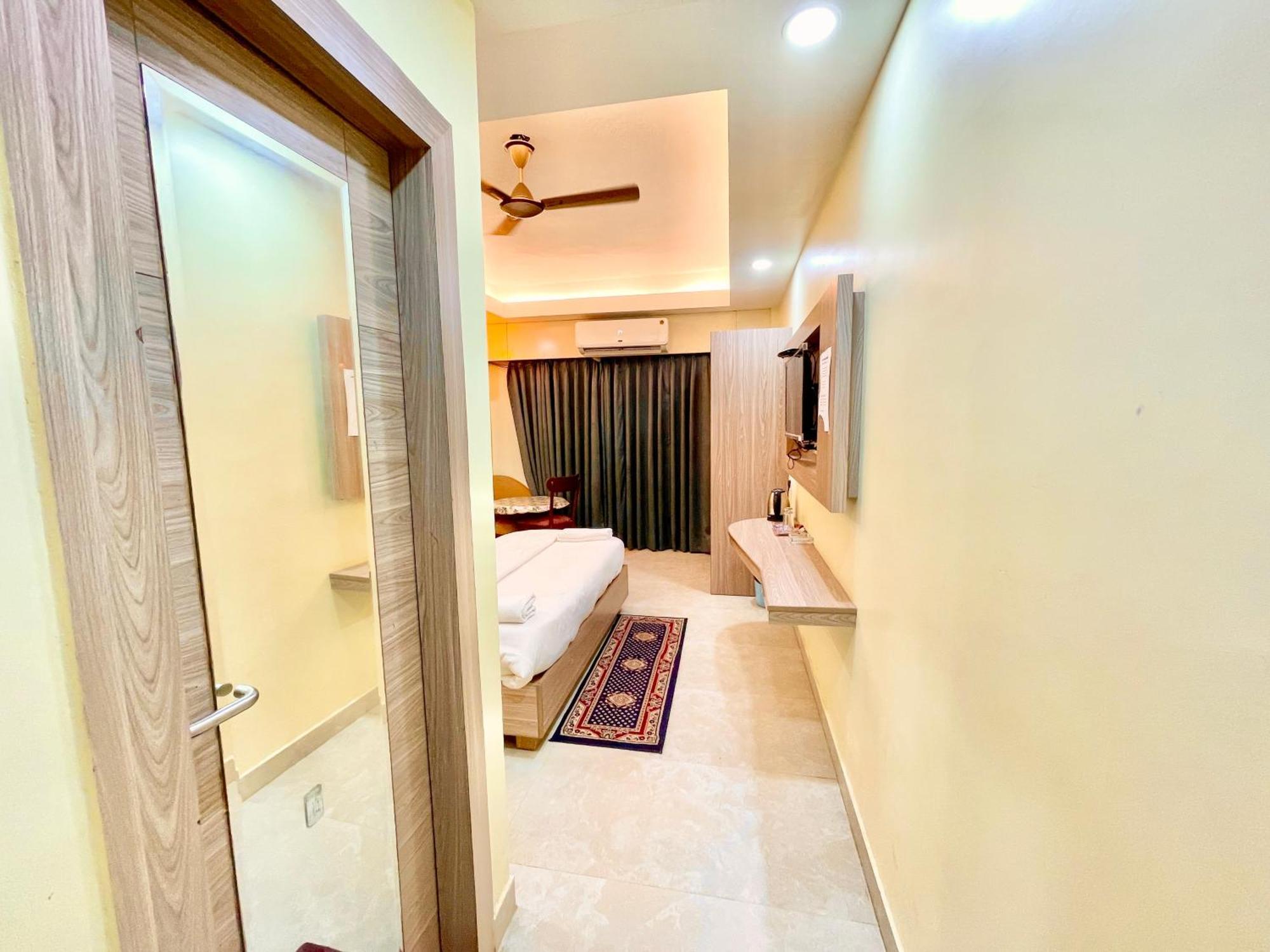 Hotel Rb International ! Puri Near-Sea-Beach-And-Temple Fully-Air-Conditioned-Hotel With-Lift-And-Card Payment Accepted-Parking-Facility, Best Hotel In Puri Exteriör bild